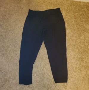 Black workout capris
